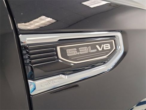 Used 2024 GMC Sierra 1500 SLT image 15