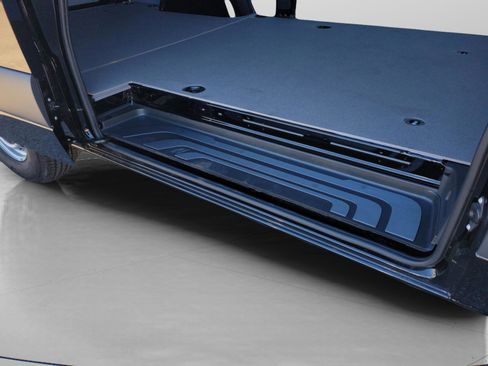 Used 2025 Mercedes-Benz Sprinter 2500 image 24