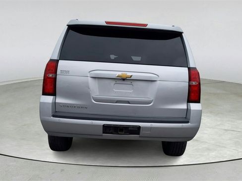 Used 2019 Chevrolet Suburban LT image 5