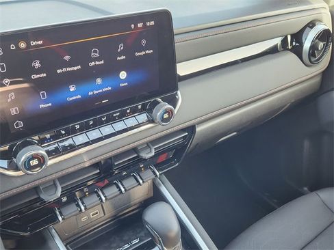 Used 2025 Chevrolet Colorado Z71 w/ Z71 Convenience Package 2 image 30