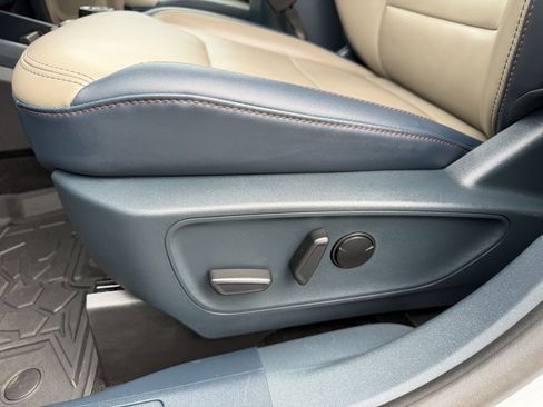 Used 2025 Ford Maverick Lariat w/ 4K Tow Package image 16