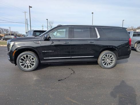 New 2026 GMC Yukon XL Denali w/ Sun & Power Step Package image 4