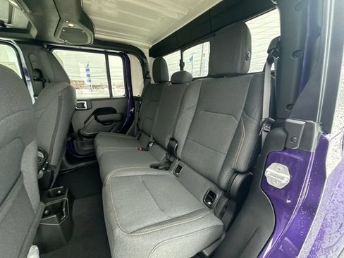 New 2026 Jeep Gladiator Sport AWD/4WD image 23