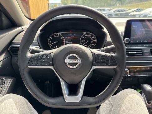 Used 2024 Nissan Altima 2.5 SV image 21