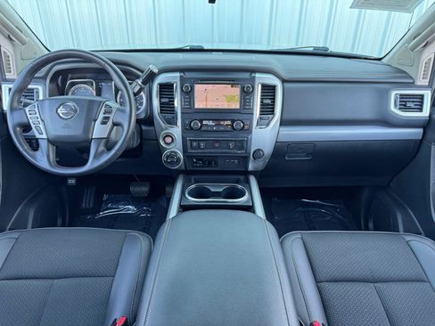 Used 2019 Nissan Titan PRO-4X w/ Pro-4x Utility Package image 10