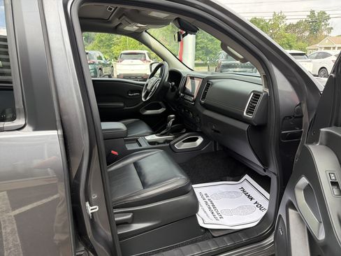 Certified 2023 Nissan Frontier SV w/ SV Premium Package AWD/4WD image 11