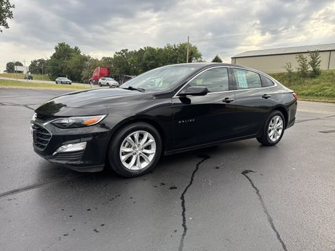 Used 2024 Chevrolet Malibu LT FWD image 2