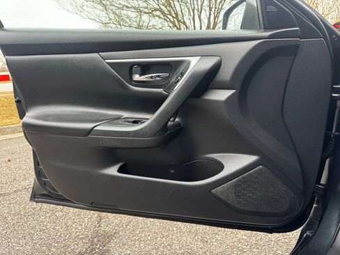 Used 2017 Nissan Altima 2.5 SV image 10