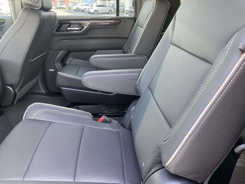 New 2026 GMC Yukon XL Elevation image 24