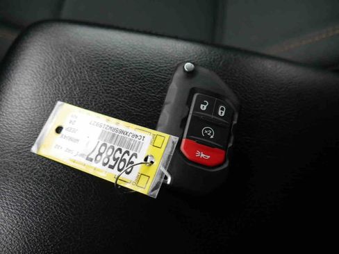 Used 2024 Jeep Wrangler Unlimited image 33