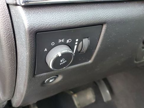 Used 2019 Jeep Grand Cherokee Limited w/ Trailer Tow Group IV image 12