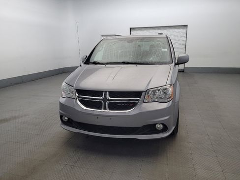 Used 2019 Dodge Grand Caravan SXT image 15