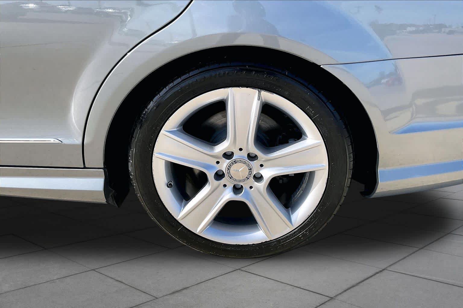 Used 2011 Mercedes-Benz C 300 Sedan image 10