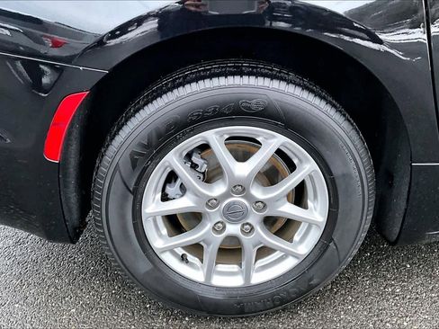 Used 2024 Chrysler Pacifica Touring-L image 42