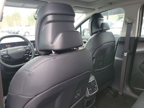 New 2026 Kia Sportage EX image 13