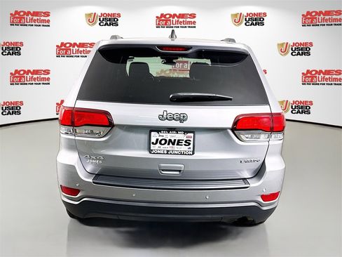 Used 2021 Jeep Grand Cherokee Laredo image 14