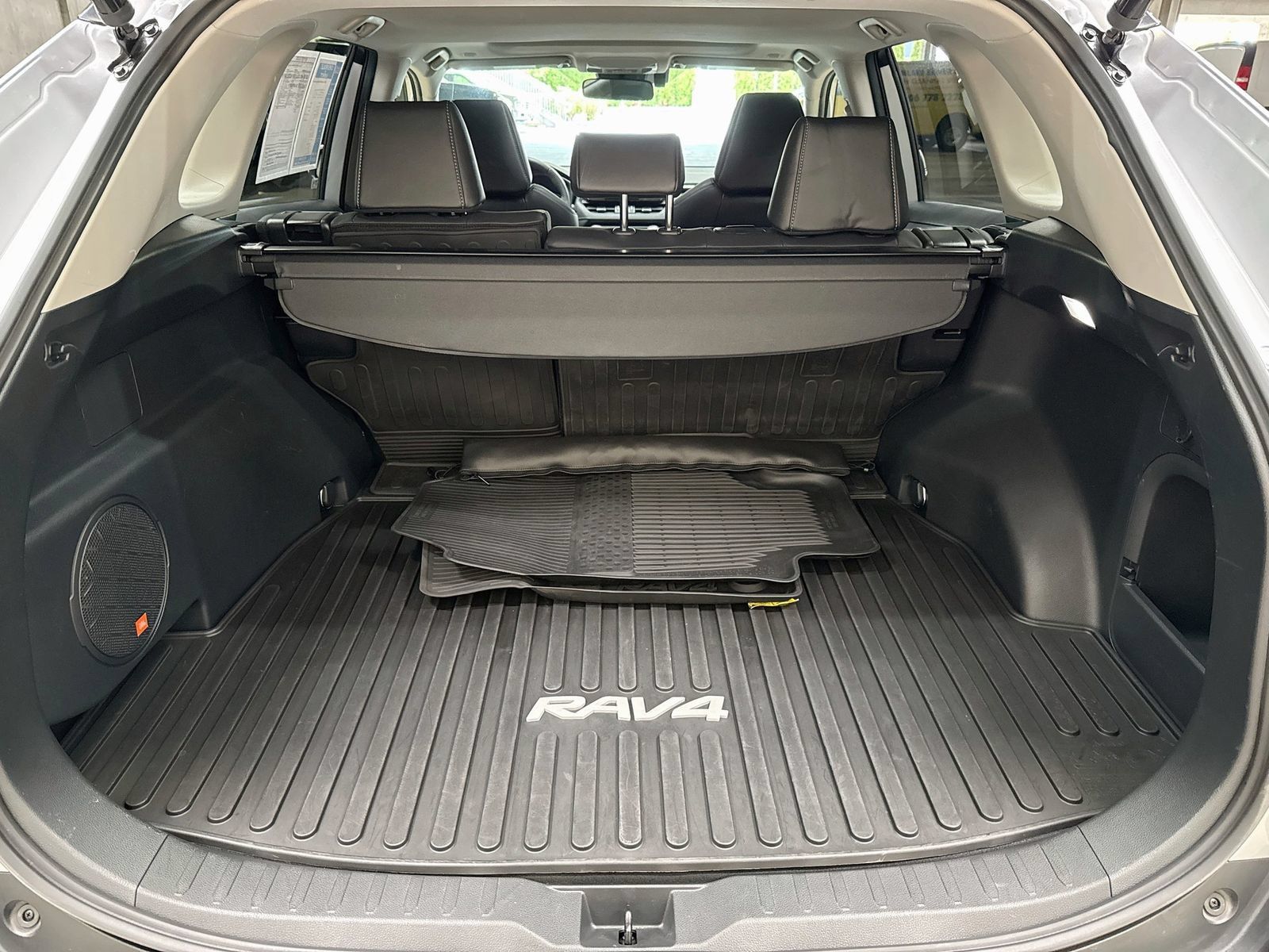 Used 2023 Toyota RAV4 XLE Premium AWD/4WD image 30