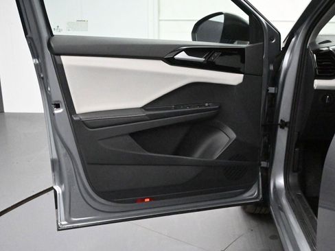 Certified 2025 Volkswagen Taos S w/ Taos Adventure Package (SXB) image 9