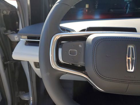 New 2026 Lincoln Nautilus Premier image 24