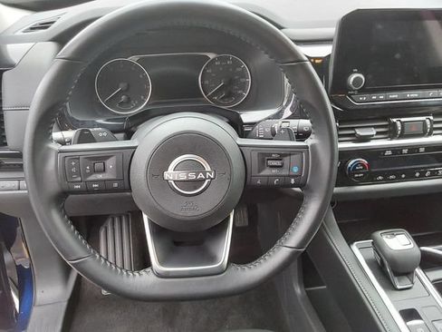 Used 2025 Nissan Pathfinder SV AWD/4WD image 26