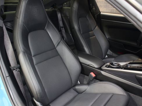 Used 2022 Porsche 911 Carrera image 43