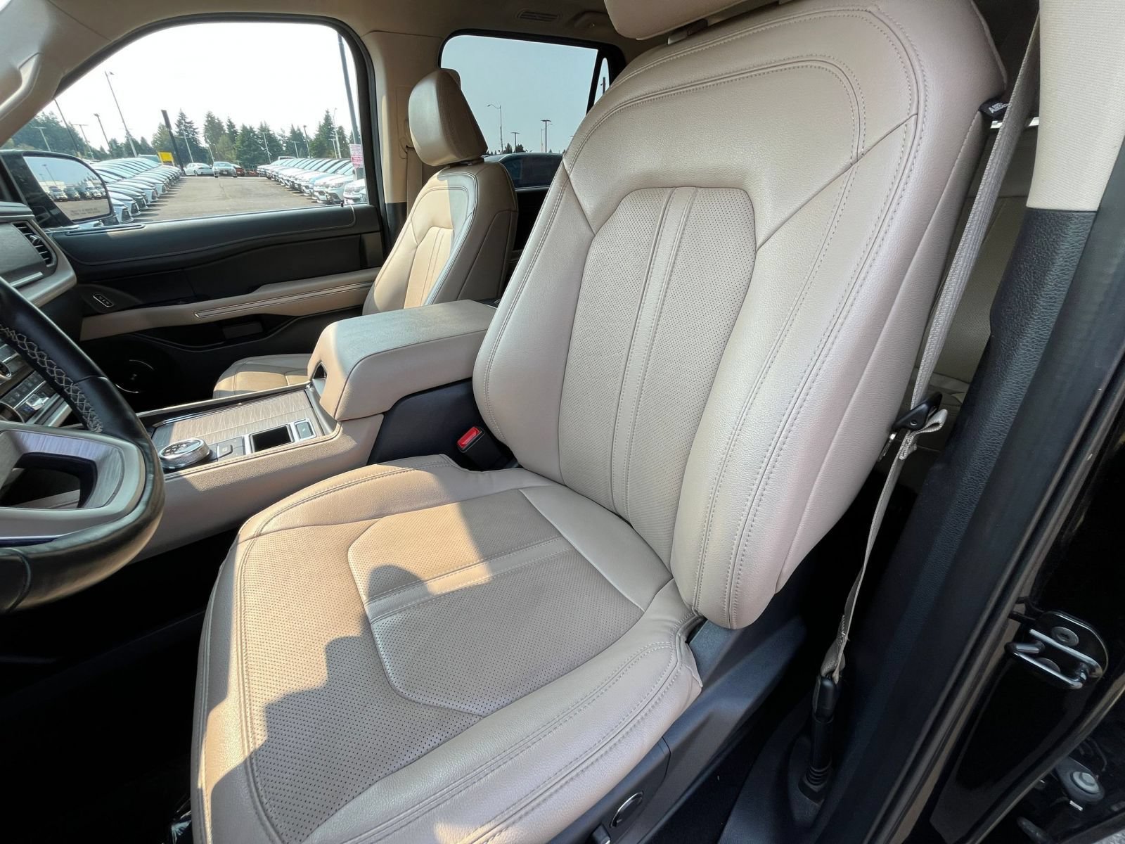 Used 2024 Ford Expedition Max Limited RWD image 40