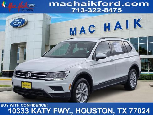 Used 2020 Volkswagen Tiguan S image 1