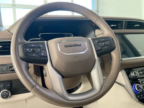 Used 2021 GMC Yukon XL Denali w/ LPO, Illumination Package image 14