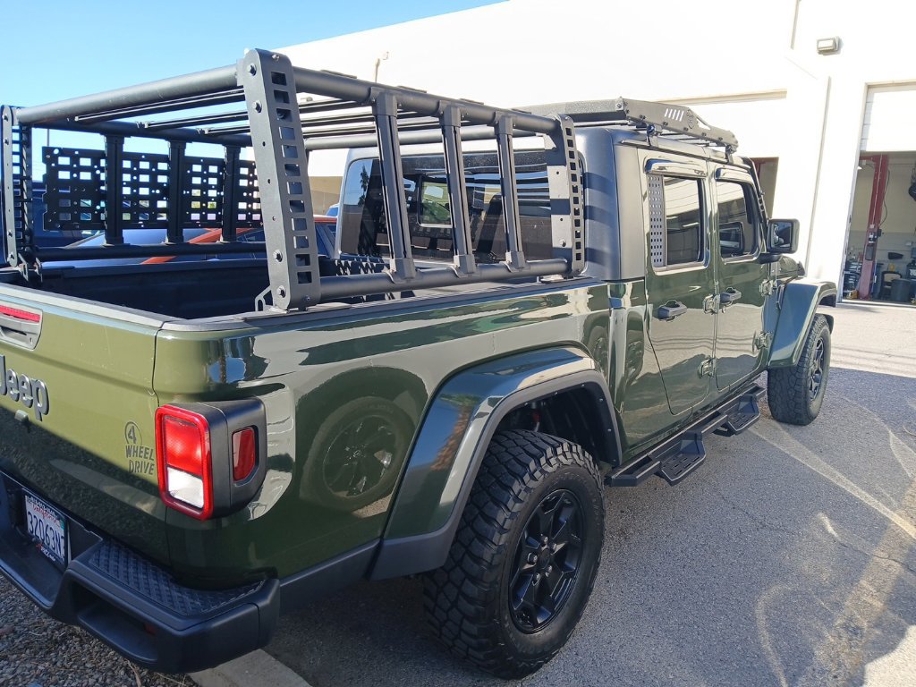 Used 2022 Jeep Gladiator Sport AWD/4WD image 5