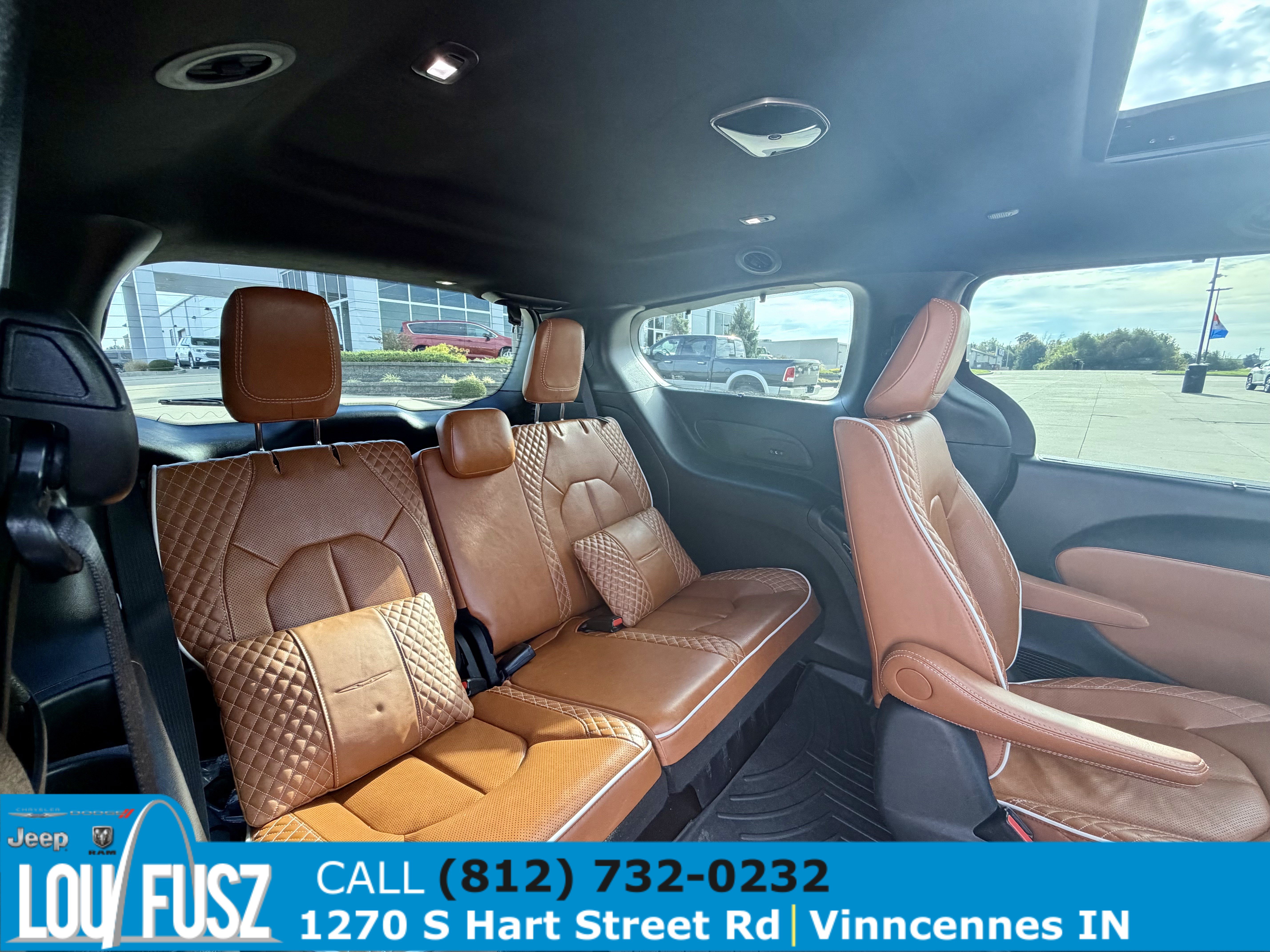 Used 2024 Chrysler Pacifica Pinnacle AWD/4WD image 25