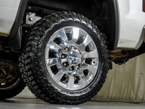Used 2018 GMC Sierra 2500 Denali w/ Suspension Package, Off-Road AWD/4WD image 55