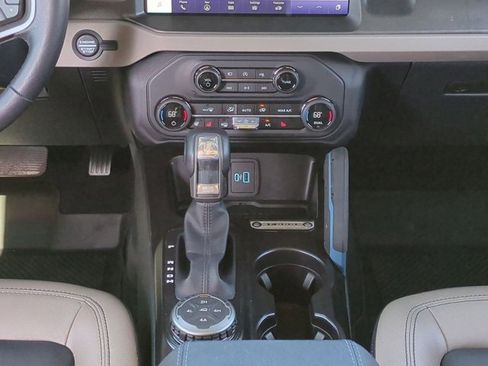 Used 2024 Ford Bronco Wildtrak image 18