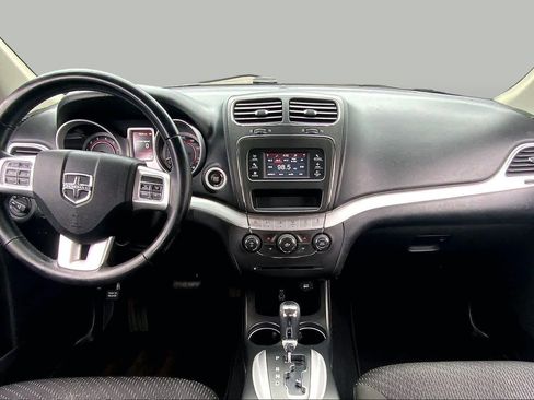Used 2019 Dodge Journey SE w/ Connectivity Group FWD image 16
