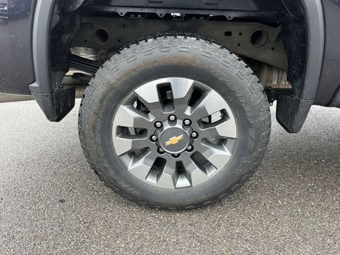 Used 2024 Chevrolet Silverado 2500 Custom w/ Custom Value Package image 20