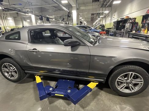 Used 2011 Ford Mustang Premium w/ Comfort Pkg image 11