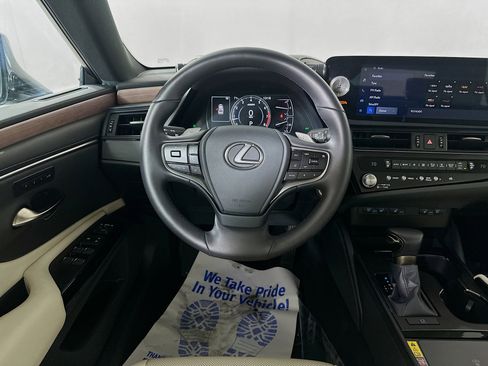 Certified 2025 Lexus ES 350 w/ Premium Package image 21