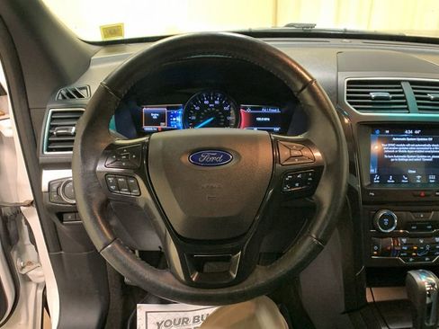 Certified 2017 Ford Explorer XLT w/ Equipment Group 202A image 35