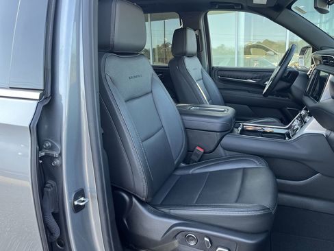 Used 2023 GMC Yukon Denali image 37