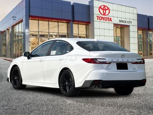 New 2026 Toyota Camry SE FWD image 4