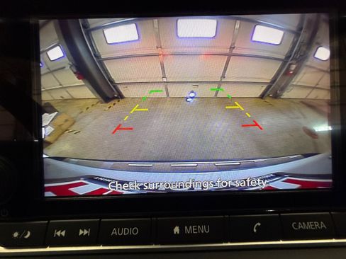 Used 2023 Nissan Rogue SV image 15