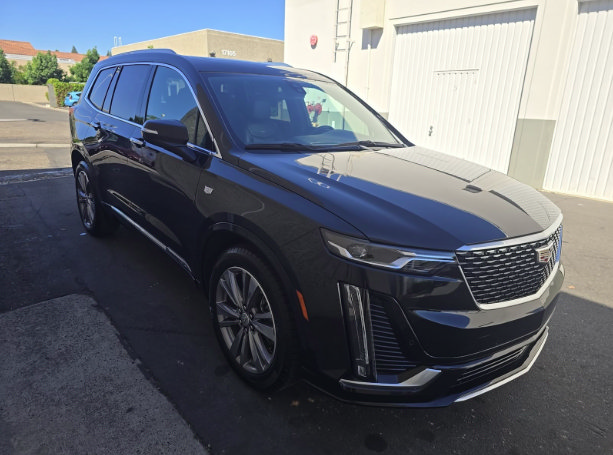 Used 2025 Cadillac XT6 Premium Luxury FWD image 5