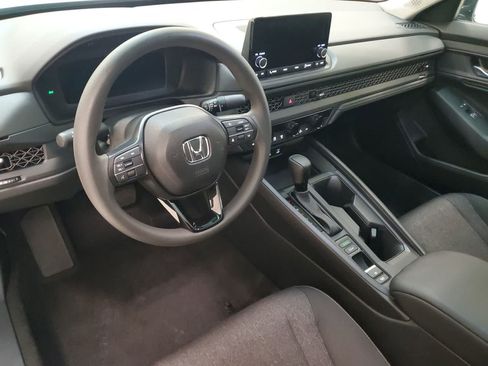 Used 2025 Honda Accord SE image 19