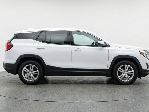 Used 2024 GMC Terrain SLE FWD image 11