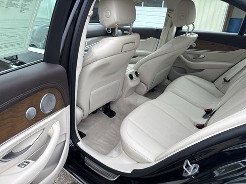 Used 2018 Mercedes-Benz E 300 4MATIC w/ Premium 1 Package image 18
