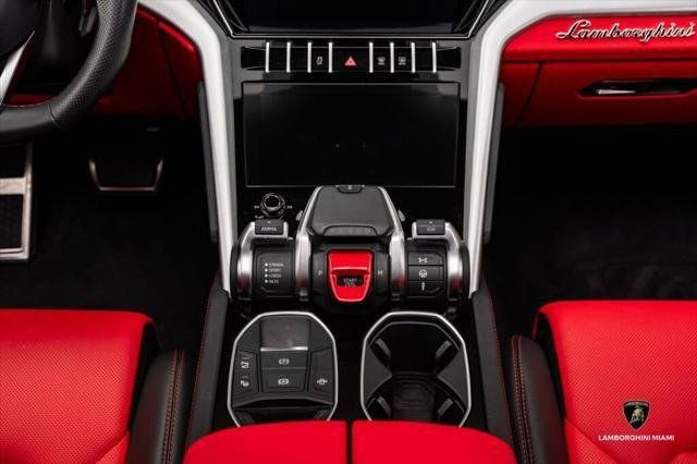 Used 2021 Lamborghini Urus AWD/4WD image 33