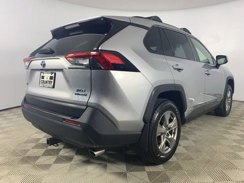 Used 2022 Toyota RAV4 XLE image 7