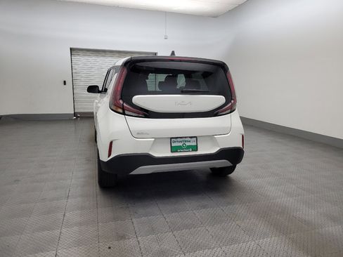 Used 2025 Kia Soul LX w/ LX Technology Package image 6