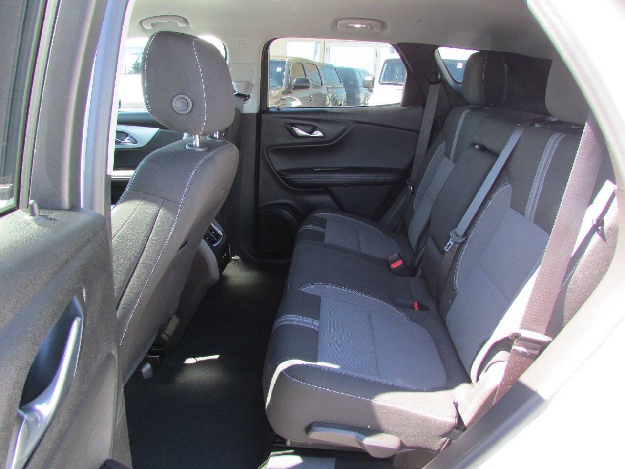 Used 2025 Chevrolet Blazer LT FWD image 29
