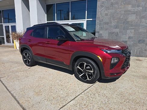 Used 2023 Chevrolet TrailBlazer RS w/ Convenience Package image 2