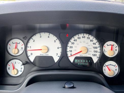 Used 2007 Dodge Ram 1500 Truck SLT image 25